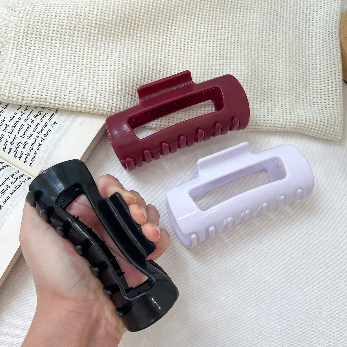 Flexible Silicone Hair Claw Clip for Women & Girls – Strong Grip, No Hair Damage